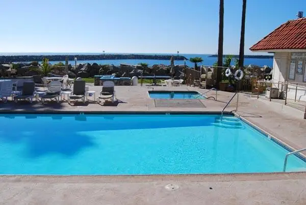 Oceanside Marina Suites - A Waterfront Hotel 