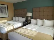 Travelodge by Wyndham Oceanside 