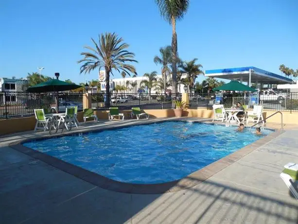 Travelodge by Wyndham Oceanside 