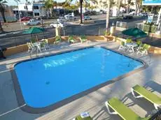 Travelodge by Wyndham Oceanside 