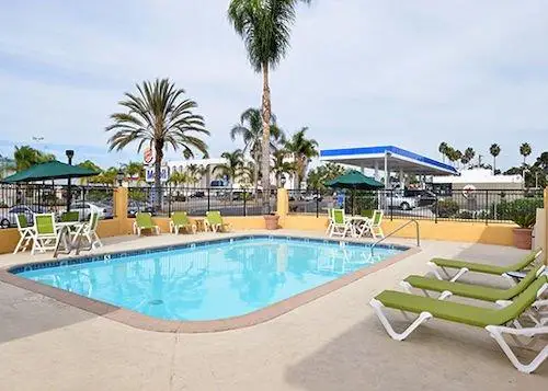 Travelodge by Wyndham Oceanside 