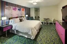 7 Springs Inn & Suites 