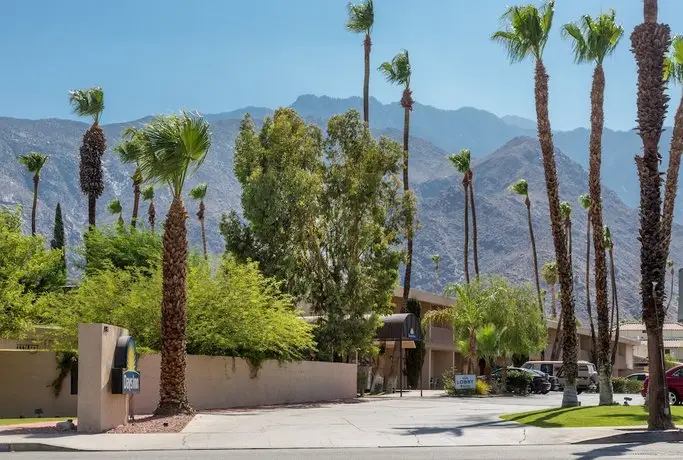 Days Inn by Wyndham Palm Springs 