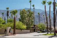 Days Inn by Wyndham Palm Springs 