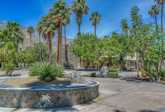 Days Inn by Wyndham Palm Springs 