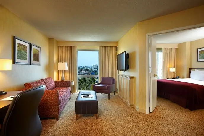 DoubleTree Suites by Hilton Santa Monica 