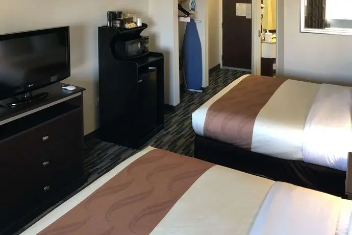 Quality Inn & Suites Denver International Airport 