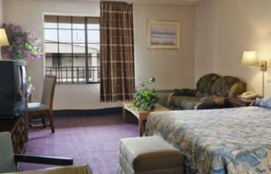 Rodeway Inn & Suites Denver