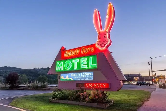 Rabbit Ears Motel 