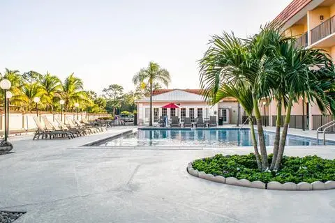 Baymont by Wyndham Bonita Springs 