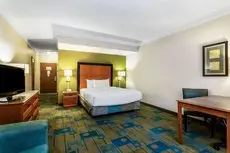 La Quinta Inn & Suites St Pete-Clearwater Airport 