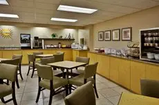 La Quinta Inn & Suites St Pete-Clearwater Airport 