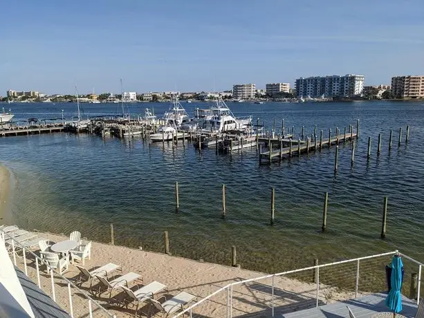 Inn on Destin Harbor 