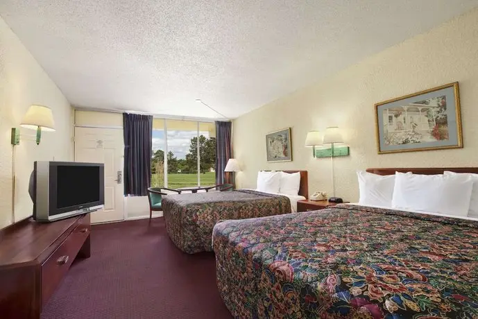 Days Inn by Wyndham Fort Pierce Midtown 