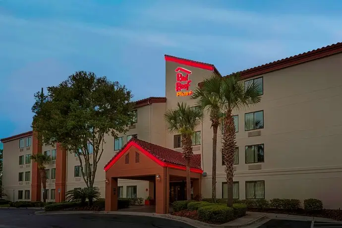 Red Roof Inn PLUS + Gainesville