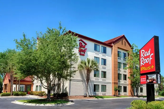 Red Roof Inn PLUS + Gainesville