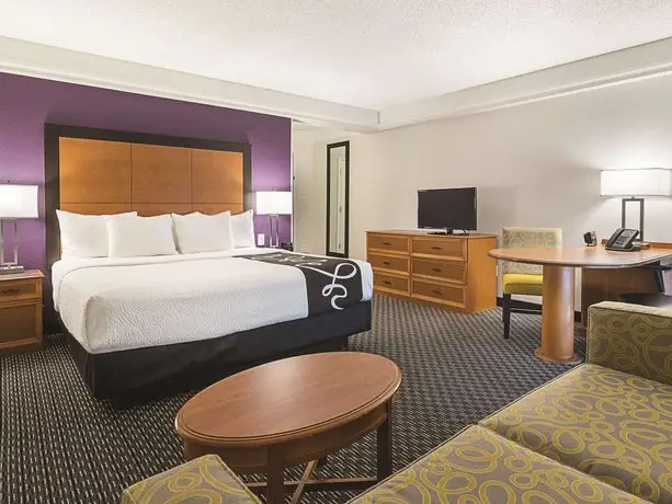 La Quinta Inn & Suites Miami Airport East 