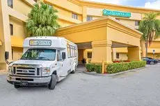 La Quinta Inn & Suites Miami Airport East 