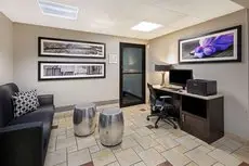 La Quinta Inn & Suites Miami Airport East 