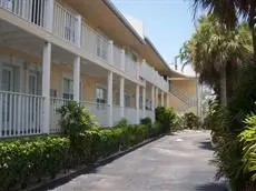 Marco Island Lakeside Inn 