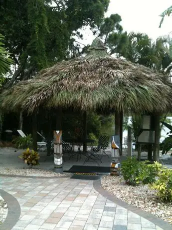 Marco Island Lakeside Inn 