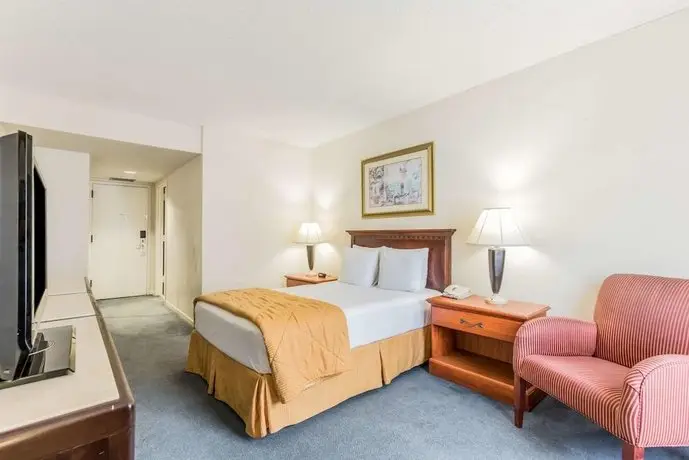 Rodeway Inn & Suites Miami 