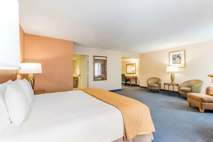 Rodeway Inn & Suites Miami 