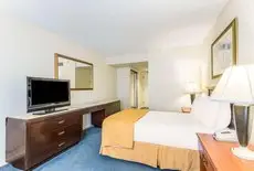 Rodeway Inn & Suites Miami 