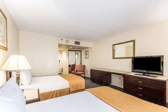 Rodeway Inn & Suites Miami 