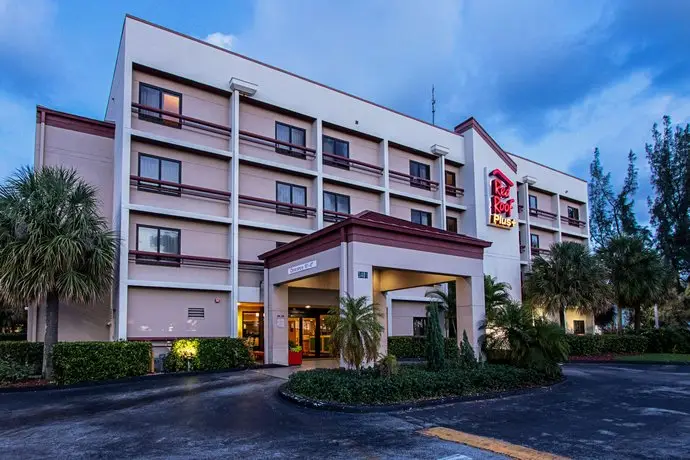 Red Roof Inn PLUS+ Miami Airport 