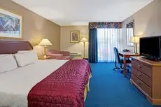 Baymont by Wyndham Florida Mall Hotel 