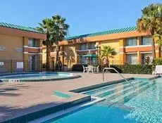 Baymont by Wyndham Florida Mall Hotel 