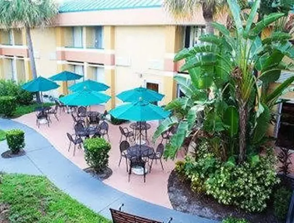 Baymont by Wyndham Florida Mall Hotel 