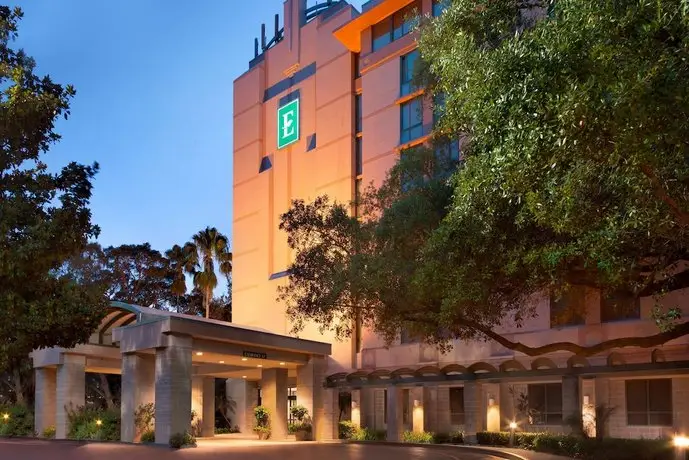 Embassy Suites Tampa - USF / Busch Gardens