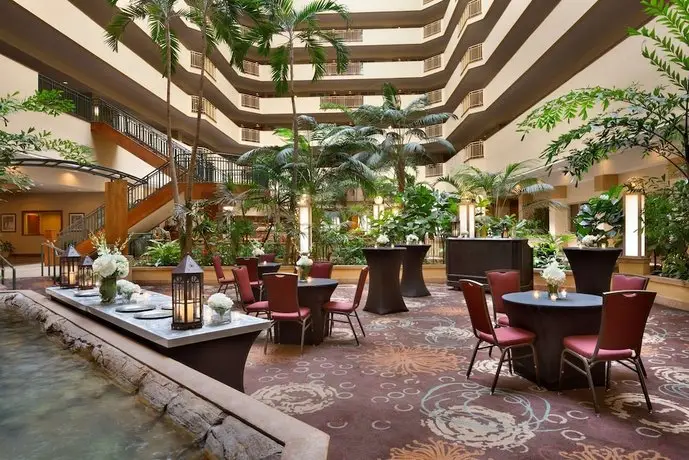 Embassy Suites Tampa - USF / Busch Gardens