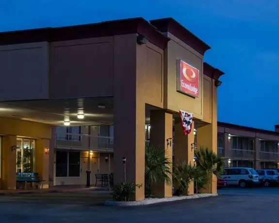 Econo Lodge Choice Hotels- Sav I-95 