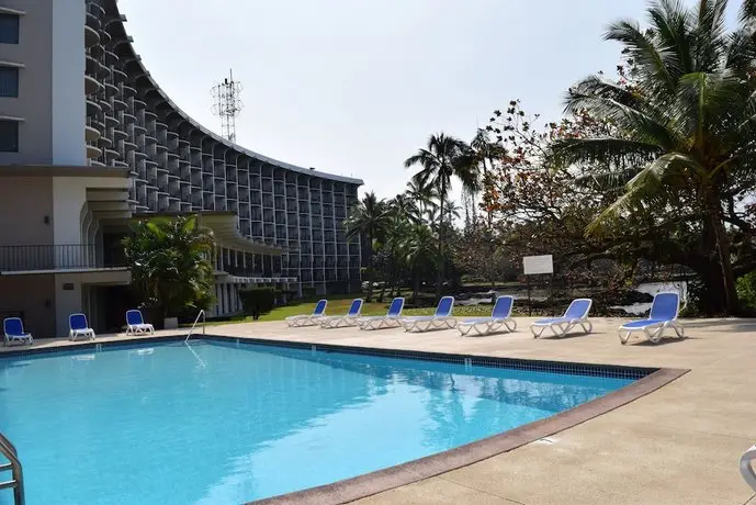 Castle Hilo Hawaiian Hotel