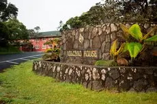 Volcano House Hotel 