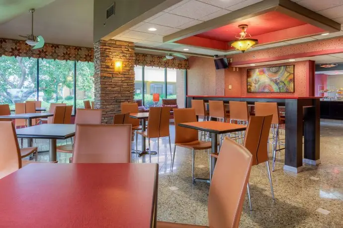 Comfort Inn & Suites Evansville Airport 