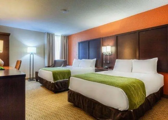 Comfort Inn & Suites Evansville Airport 