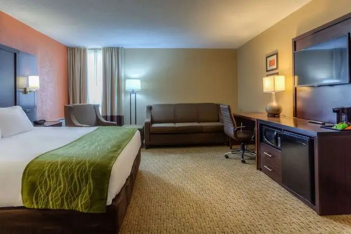 Comfort Inn & Suites Evansville Airport 