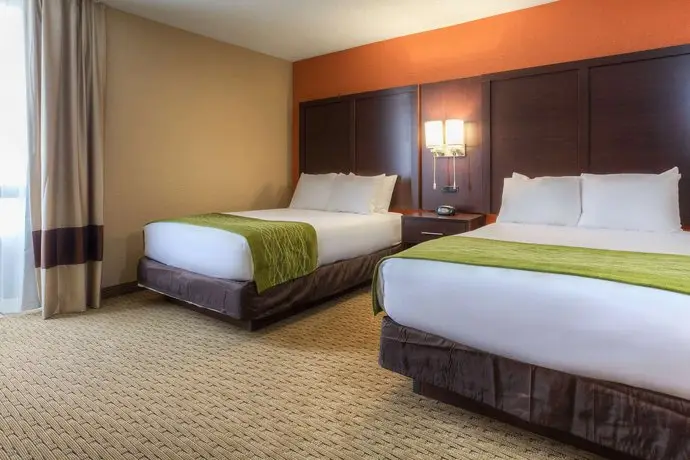 Comfort Inn & Suites Evansville Airport 