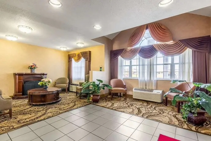 Econo Lodge Inn & Suites Evansville 