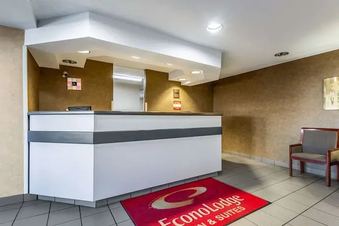 Econo Lodge Inn & Suites Evansville 