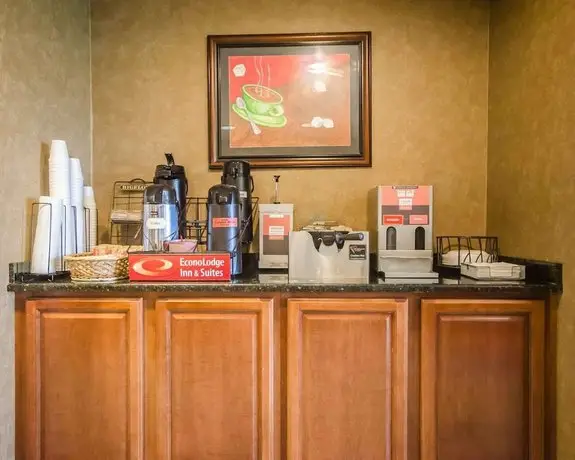 Econo Lodge Inn & Suites Evansville 