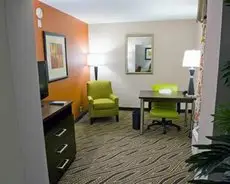 Hampton Inn Evansville Airport 