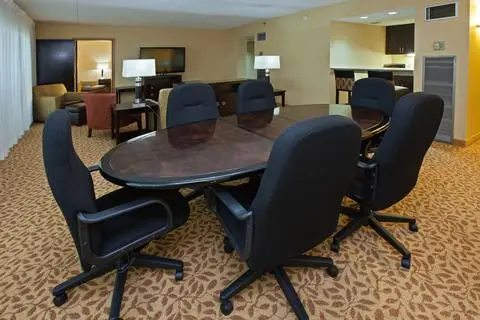 Holiday Inn Evansville Airport