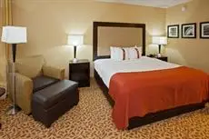 Holiday Inn Evansville Airport 