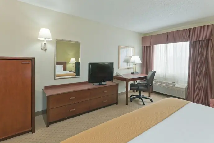 Holiday Inn Express Evansville - West 