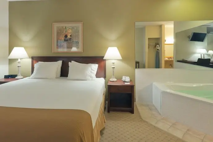 Holiday Inn Express Evansville - West 